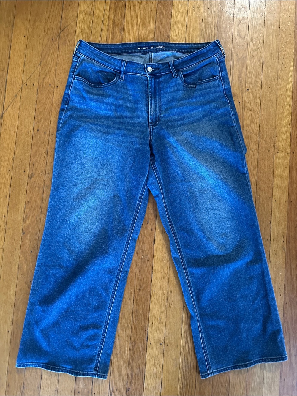 Women’s Wide-Leg Jeans